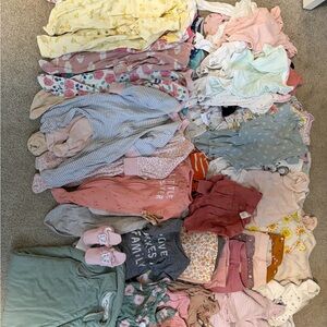 Lot of Baby Girls Clothes 0-3 months